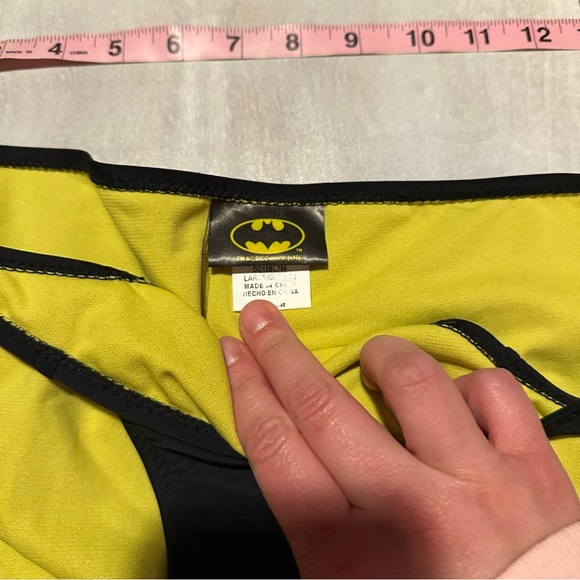 Hot Topic Batman Logo Bikini Set - Picture 3 of 6